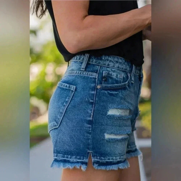 Kancan High Rise Boyfriend Button Fly Distressed Denim Shorts- Size L- NWOT - Picture 7 of 7